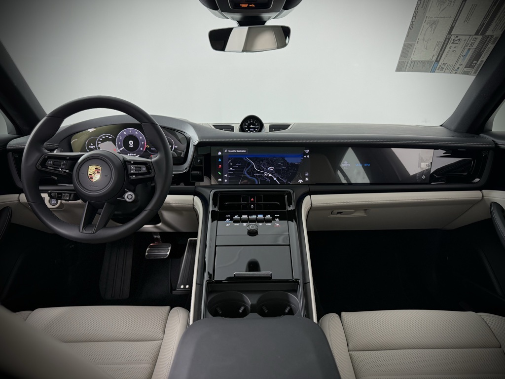 2025 Porsche Panamera 4 photo 22