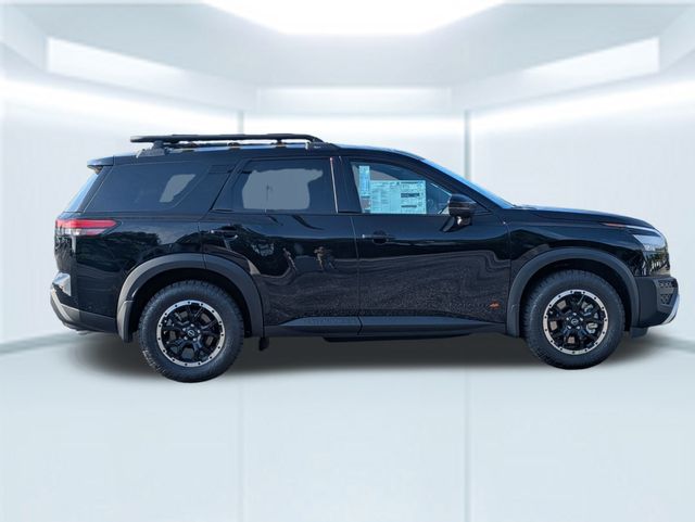 2025 Nissan Pathfinder Rock Creek photo 3