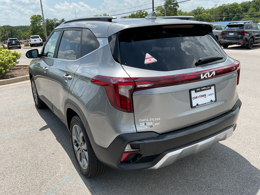 2024 Kia Seltos S photo 6