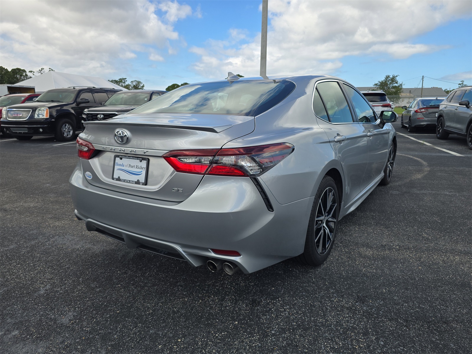 2023 Toyota Camry SE photo 4