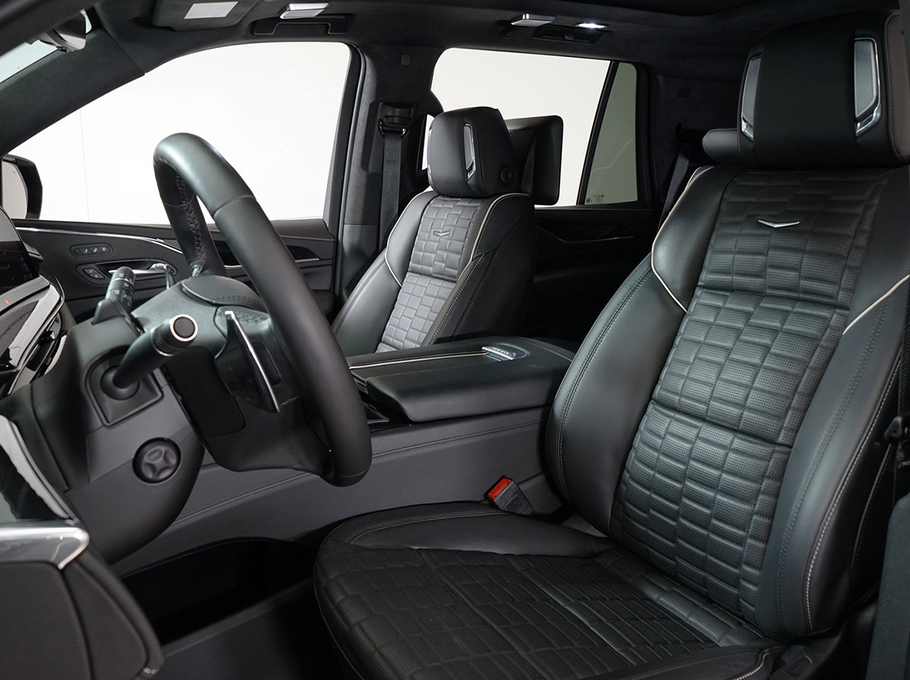 2023 Cadillac Escalade V-Series photo 4