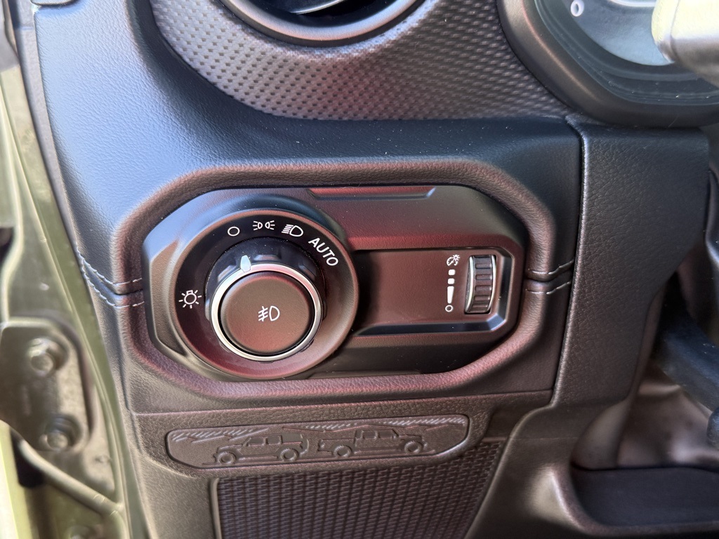 2024 Jeep Wrangler Rubicon photo 20