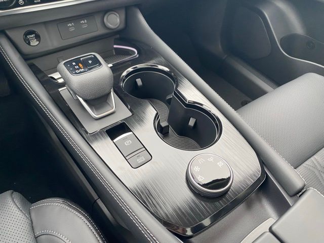 2026 Nissan Rogue Platinum photo 13