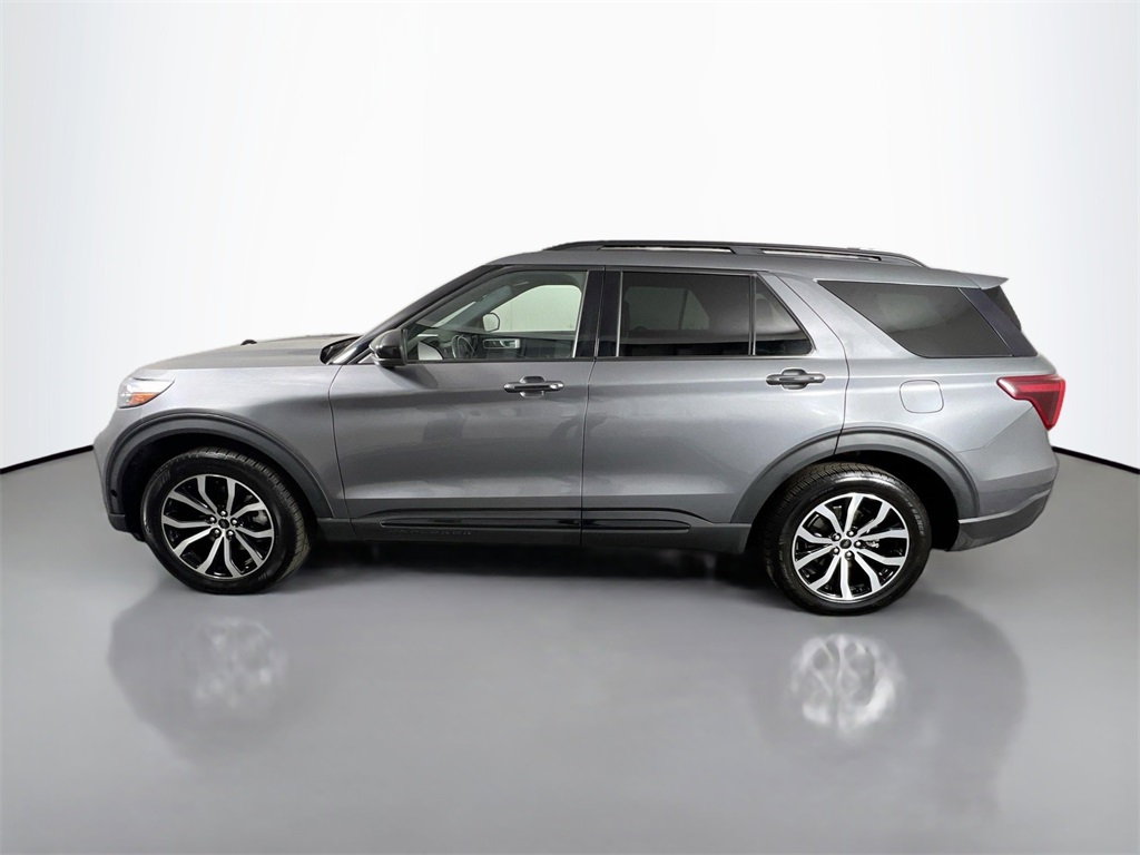 2022 Ford Explorer ST photo 5