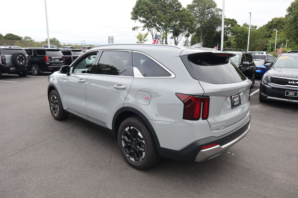 2025 Kia Sorento S photo 6
