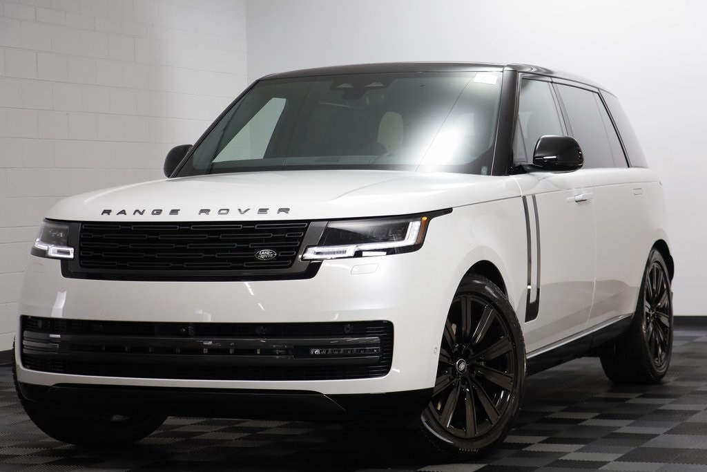 2025 Land Rover Range Rover SE's photo