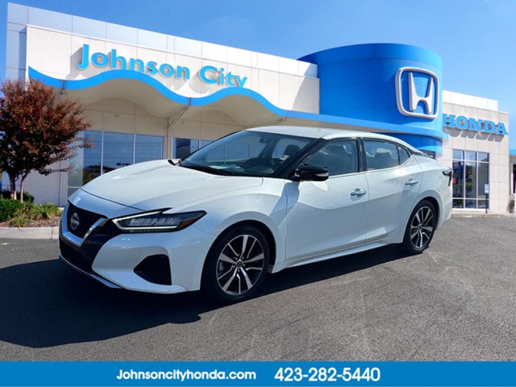 2023 Nissan Maxima SV's photo