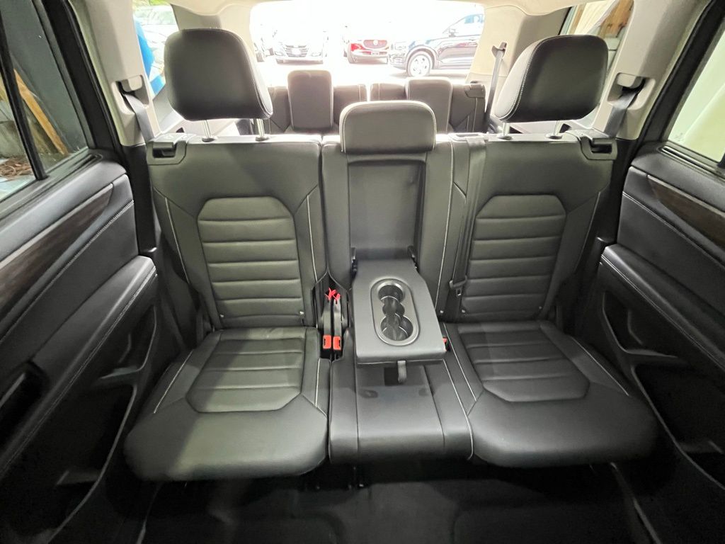 2024 Volkswagen Atlas SEL photo 26