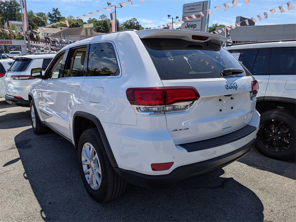 2022 Jeep Cherokee Laredo photo 2