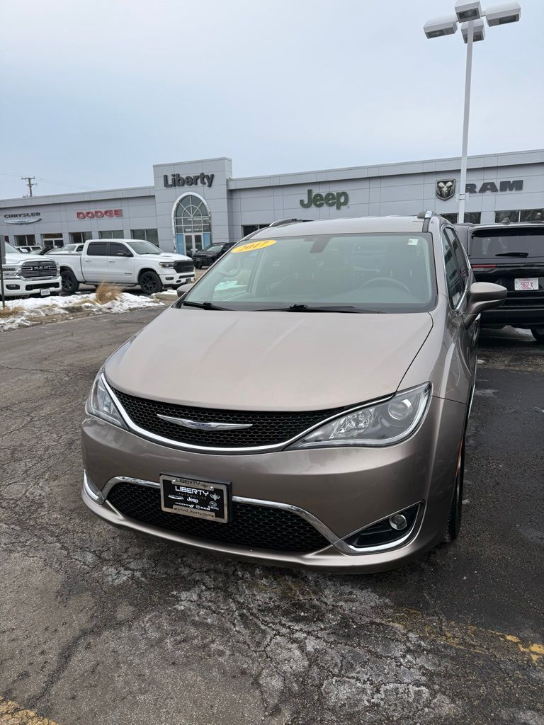 2017 Chrysler Pacifica Touring-L Plus
