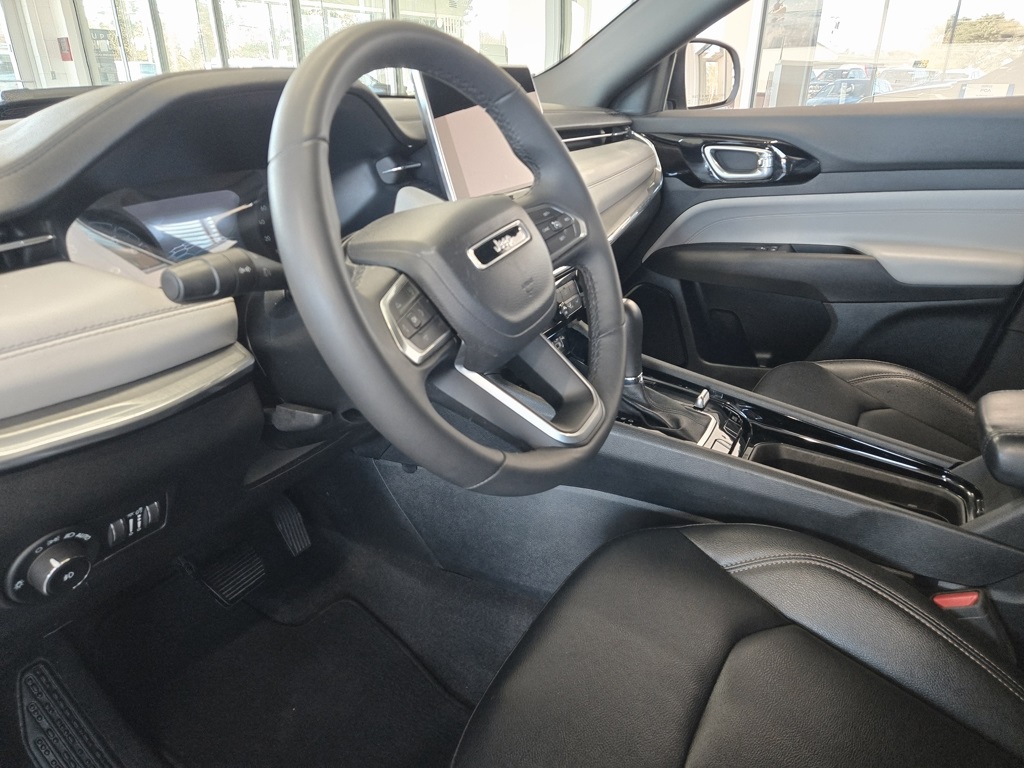 2024 Jeep Compass Limited photo 19