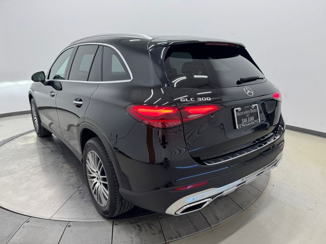 2025 Mercedes Benz GLC 300 4MATIC photo 5