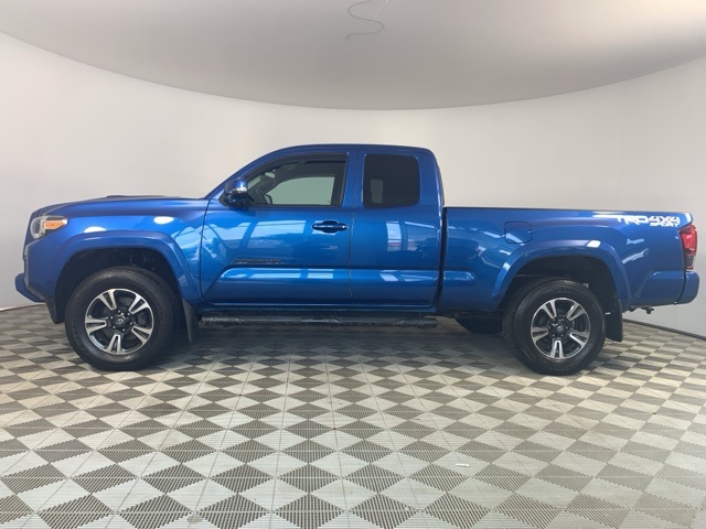 2018 Toyota Tacoma TRD Sport 4x4 Access Cab photo 4