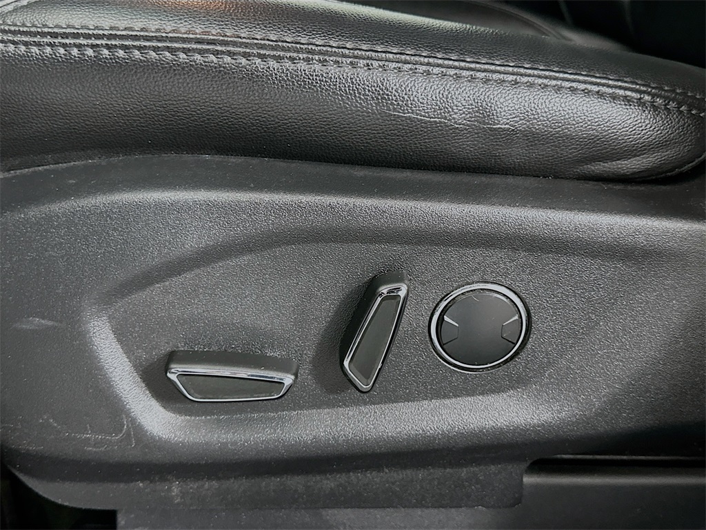 2016 Ford Explorer XLT photo 16