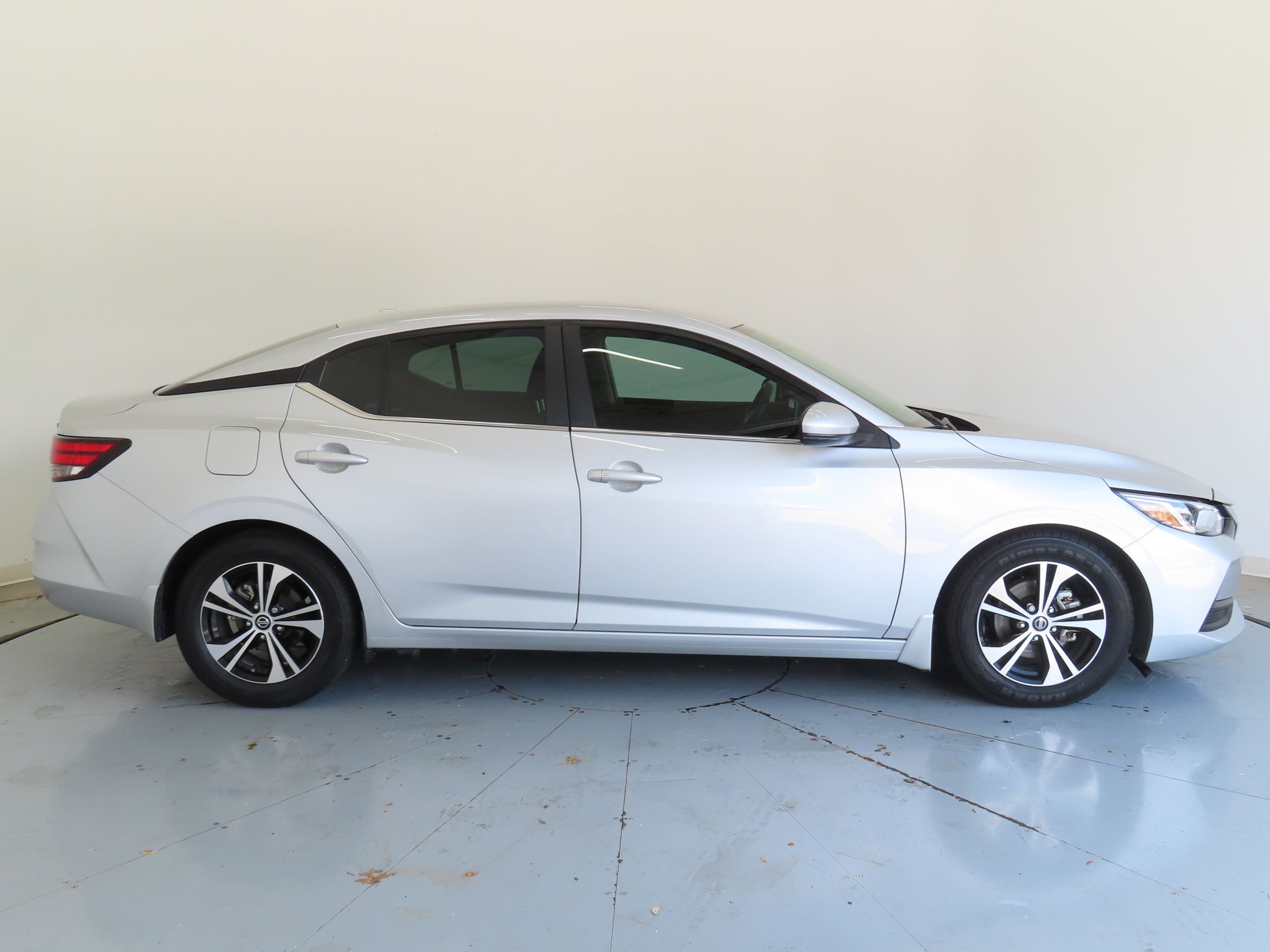 2020 Nissan Sentra SV photo 2