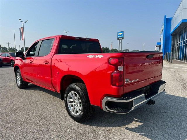 2021 Chevrolet Silverado LT photo 3