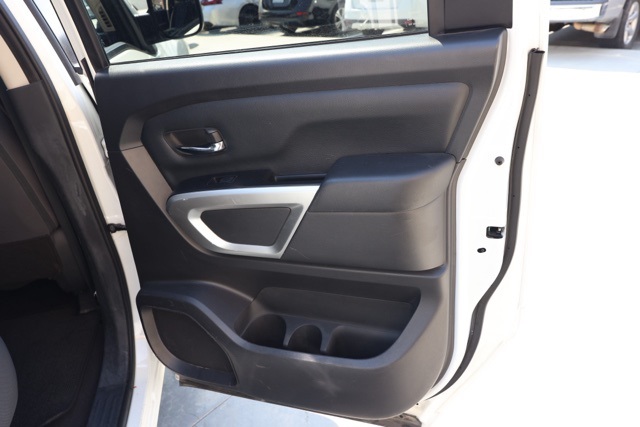 2023 Nissan Titan SV photo 16