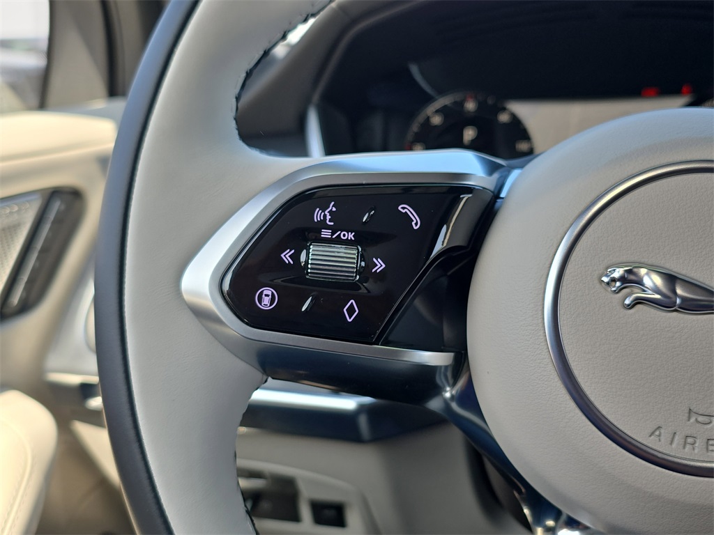 2024 Jaguar I-PACE HSE photo 16
