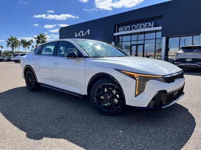 2025 Kia K4 GT-Line Turbo's photo