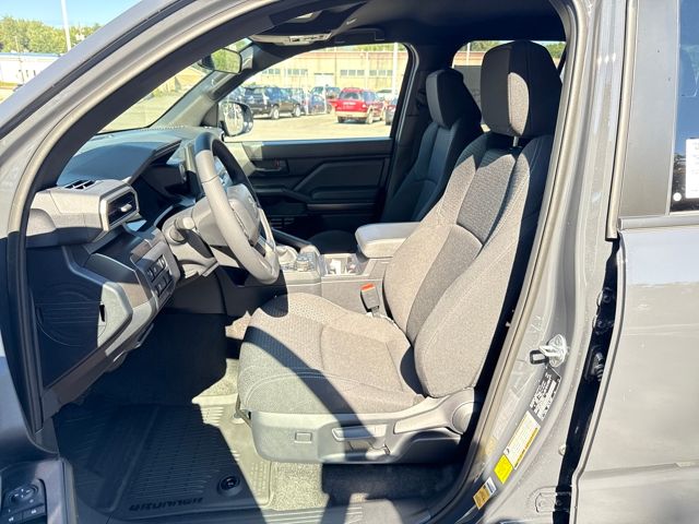 2025 Toyota 4Runner SR5 photo 5