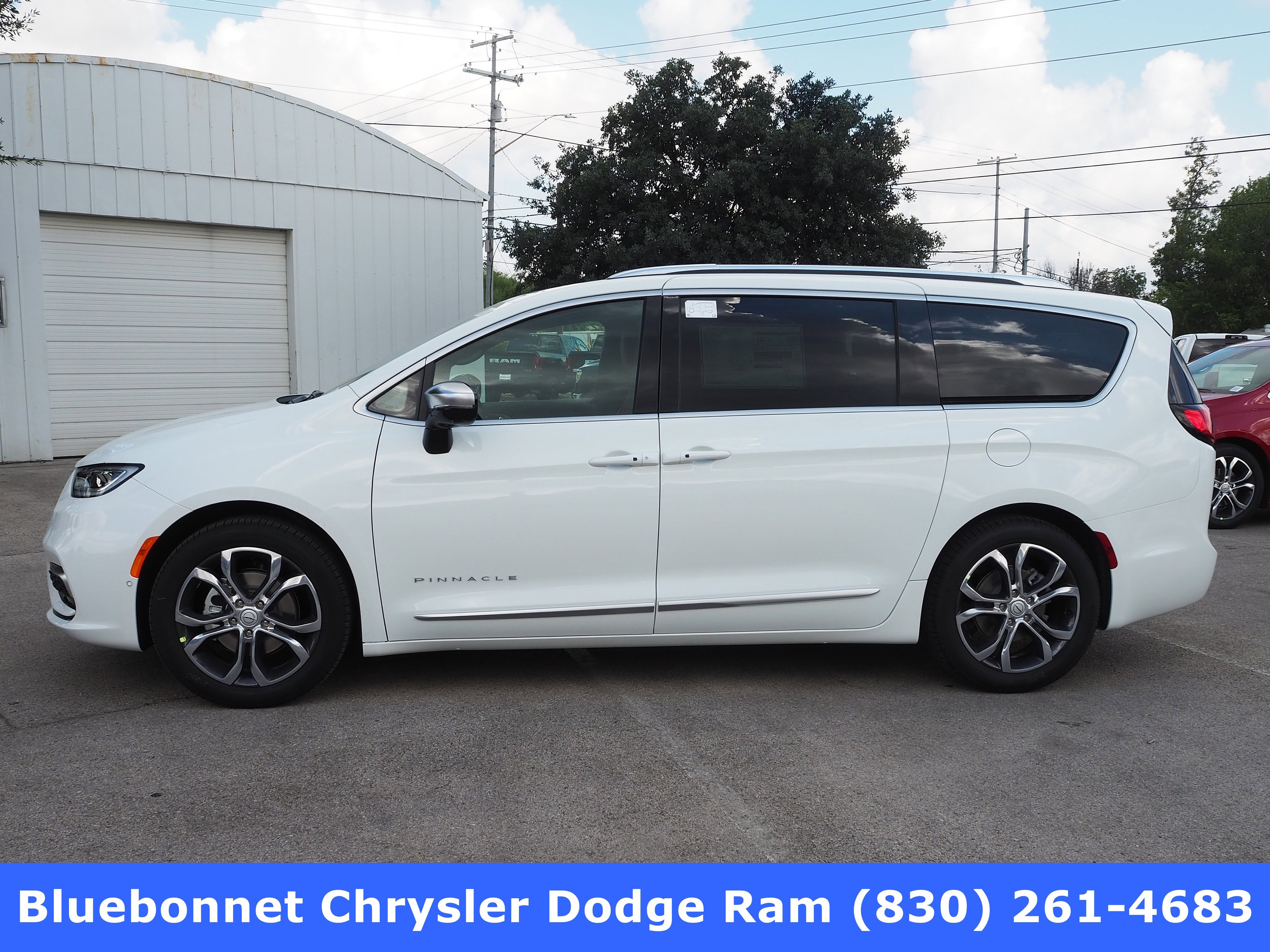 2026 Chrysler Pacifica Pinnacle's photo