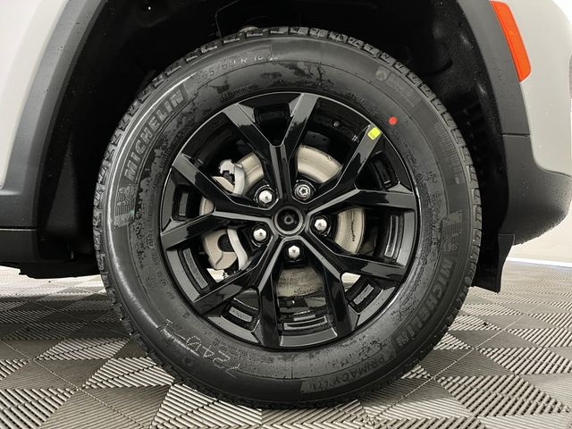 2025 Jeep Grand Cherokee Altitude X photo 4