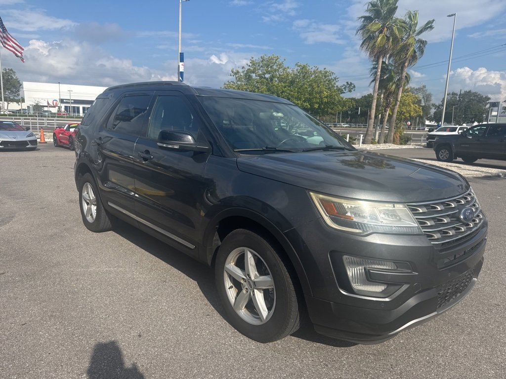 2017 Ford Explorer XLT's photo
