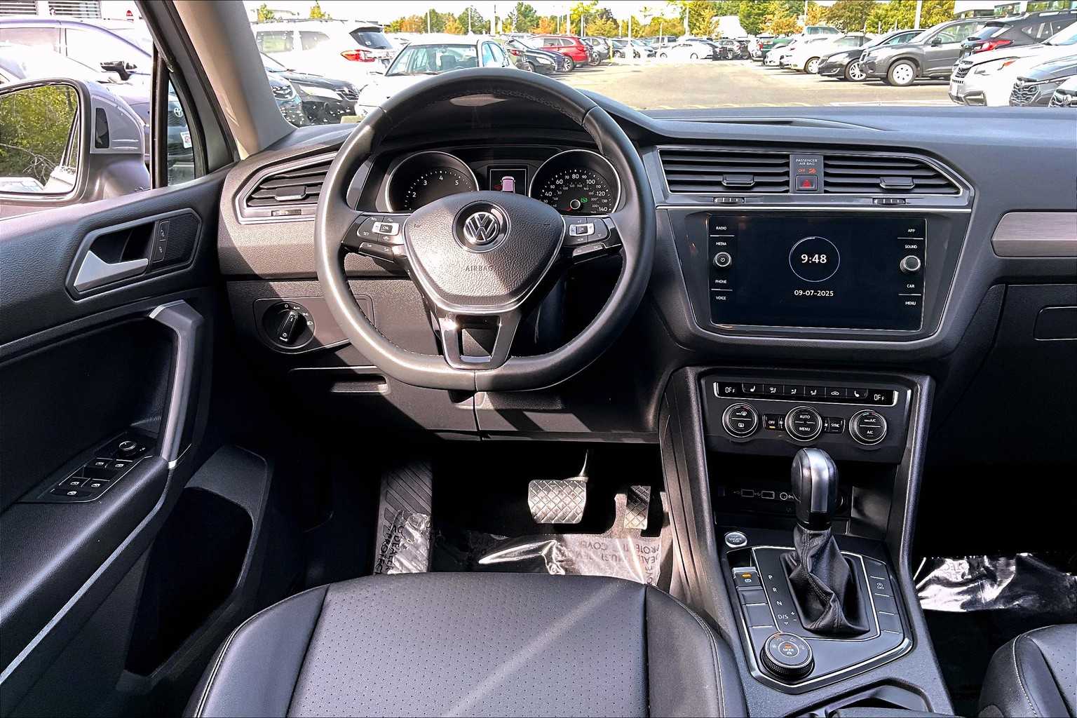 2020 Volkswagen Tiguan SE photo 5