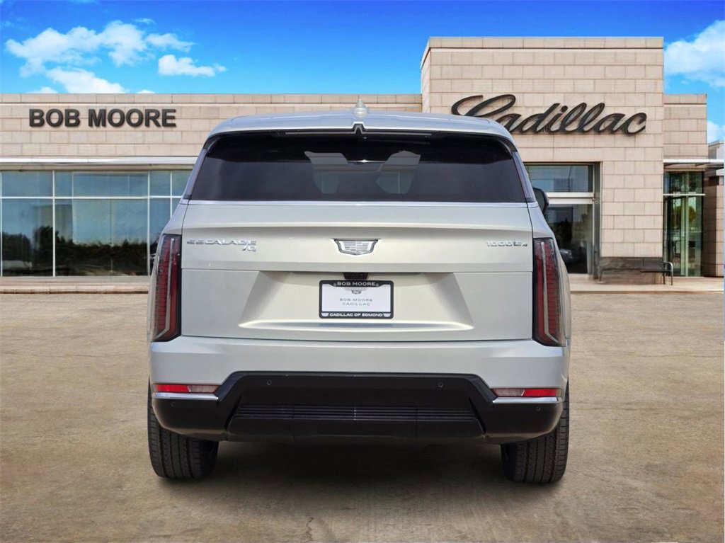 2025 Cadillac Escalade IQ Luxury photo 6