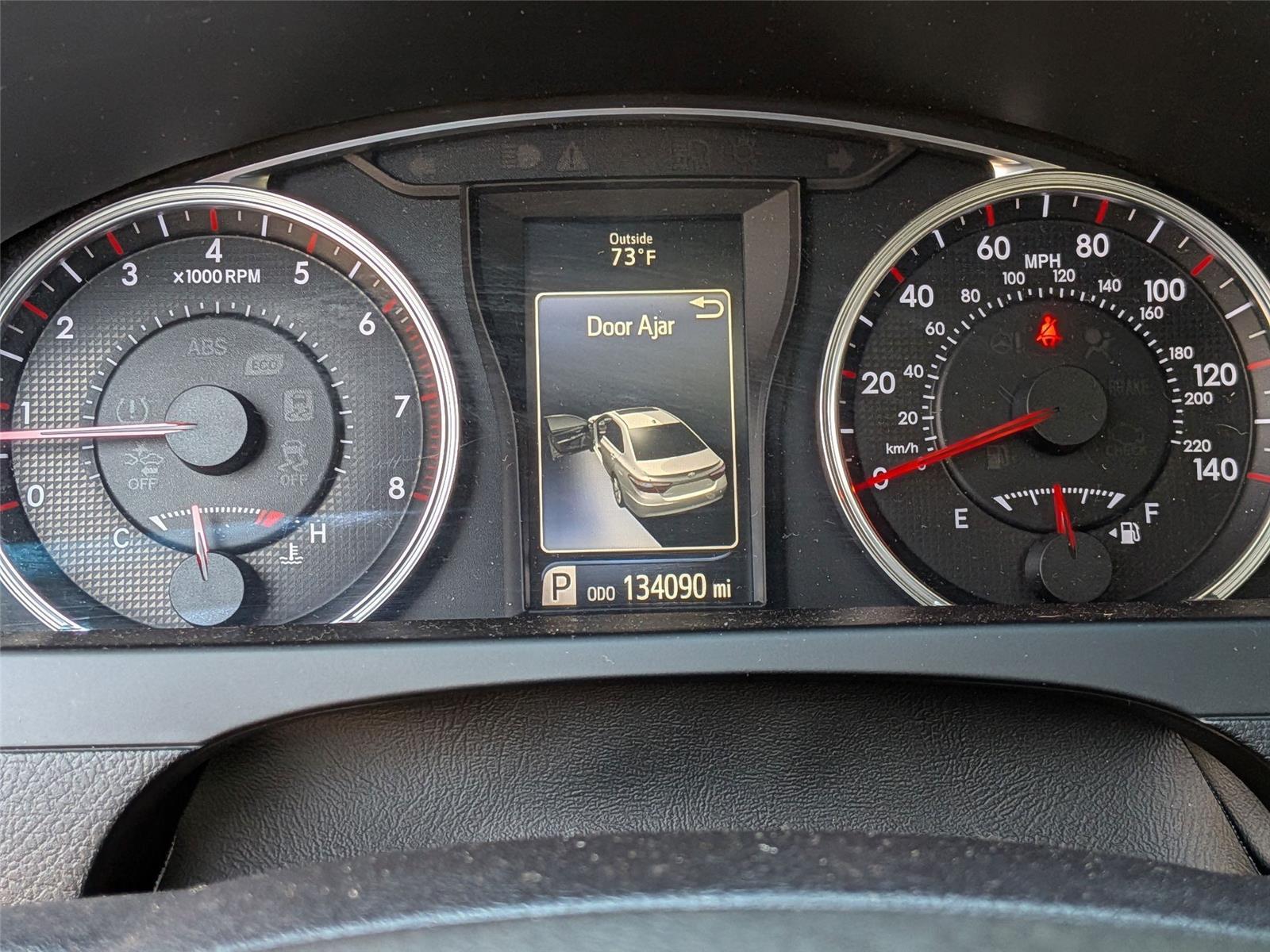 2015 Toyota Camry XSE photo 19