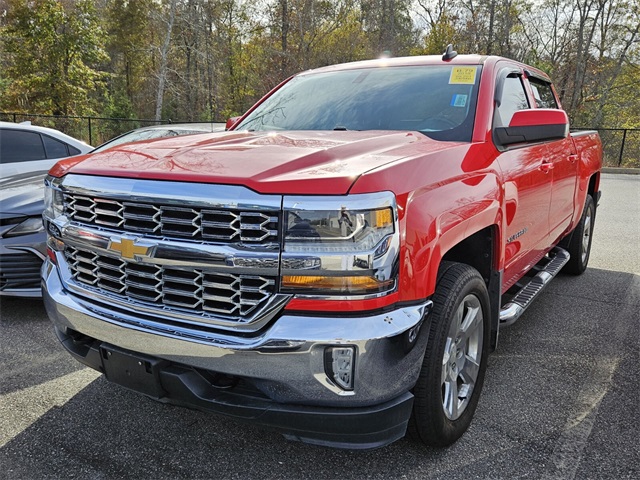 2018 Chevrolet Silverado 1500 LT photo 3