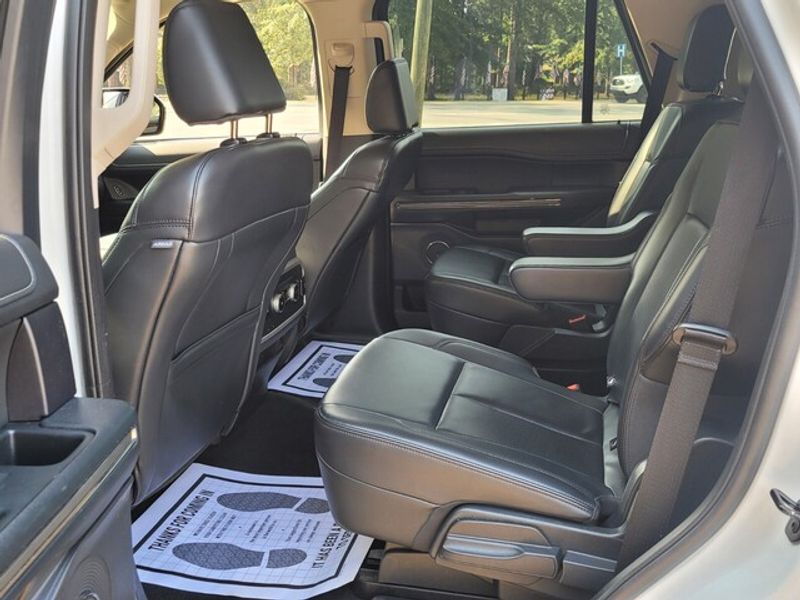 2024 Ford Expedition XLT photo 6