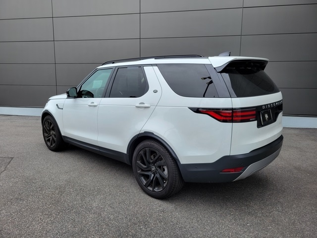 2024 Land Rover Discovery S photo 4