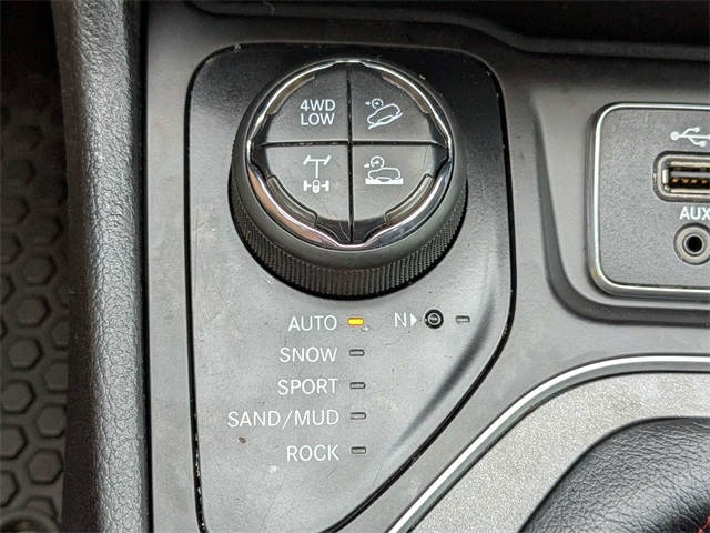 2019 Jeep Cherokee Trailhawk photo 28
