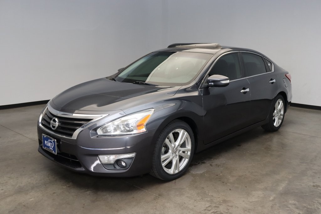Used 2013 Nissan Altima Sedan SV with VIN 1N4BL3AP5DN488566 for sale in Golden, CO