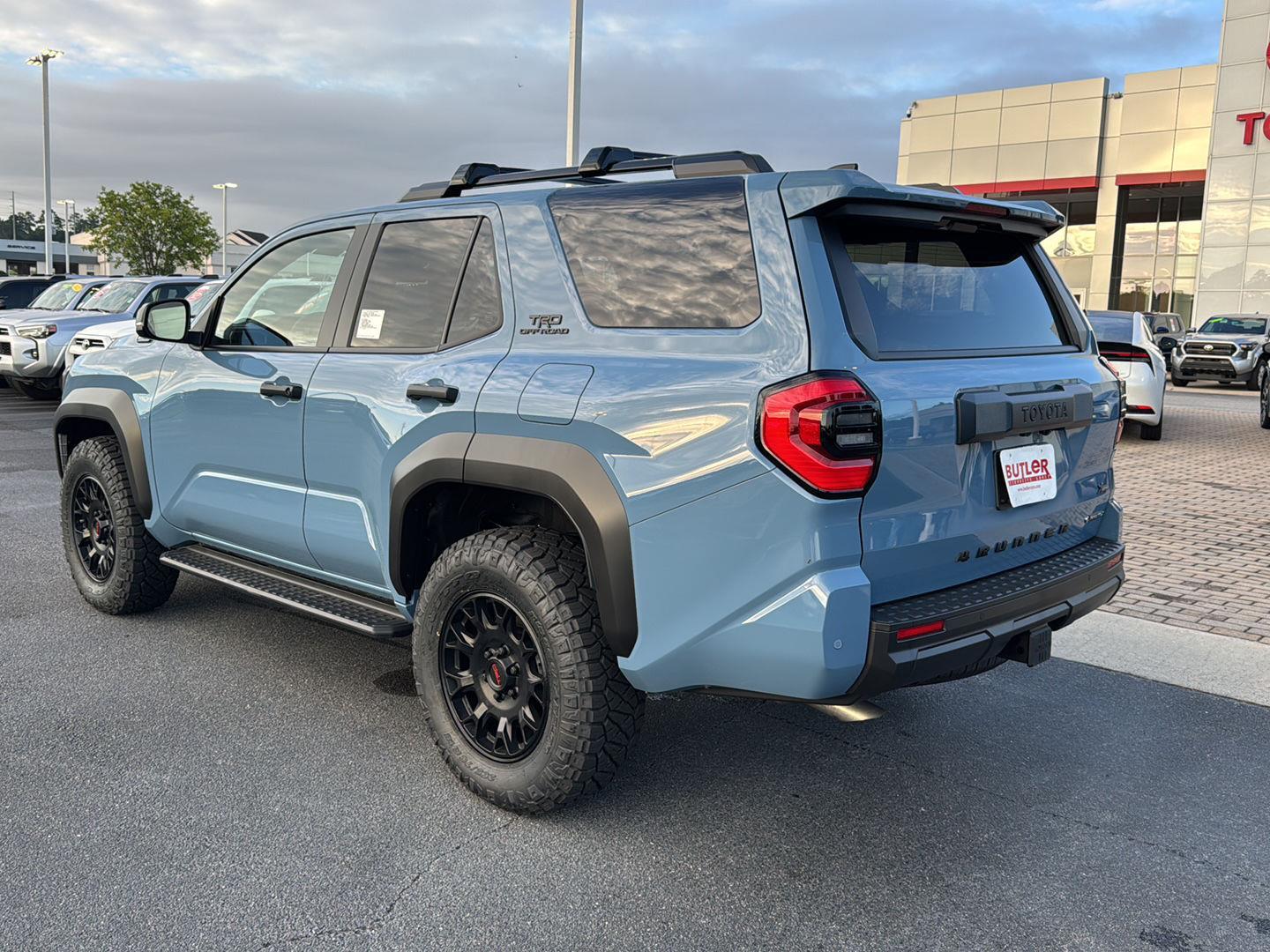 2025 Toyota 4Runner TRD Off-Road photo 3