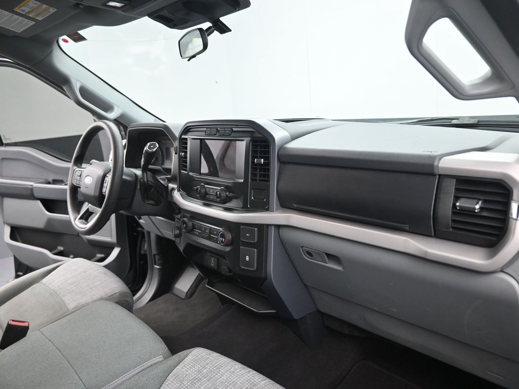 2023 Ford F-150 XLT photo 18