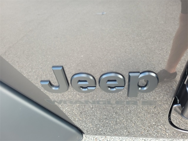 2025 Jeep Wrangler Sport S photo 4