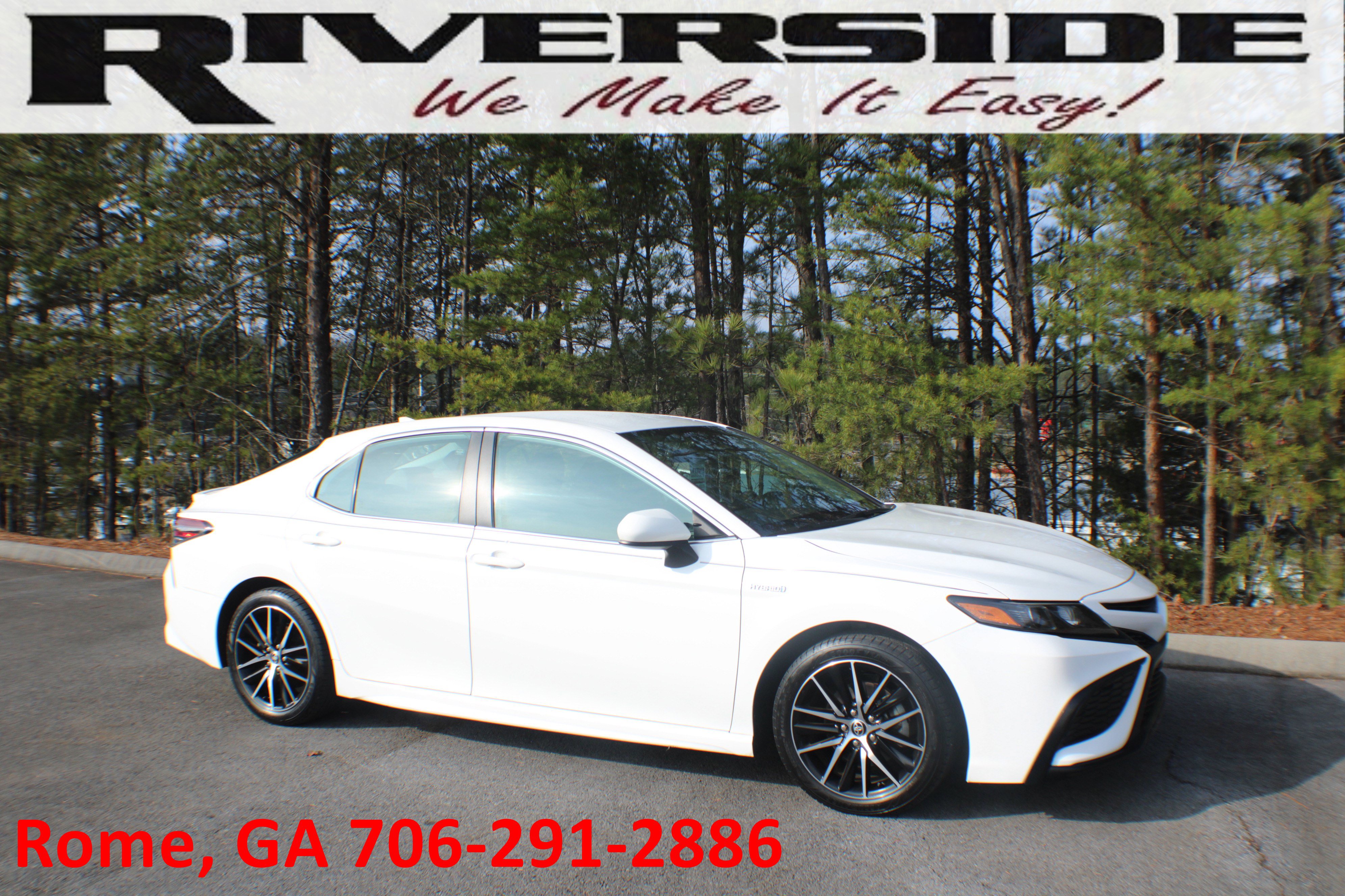 2021 Toyota Camry SE's photo