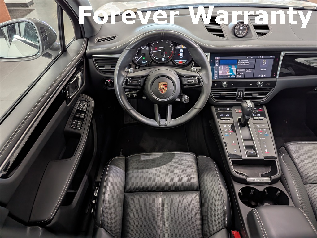 2024 Porsche Macan T photo 13