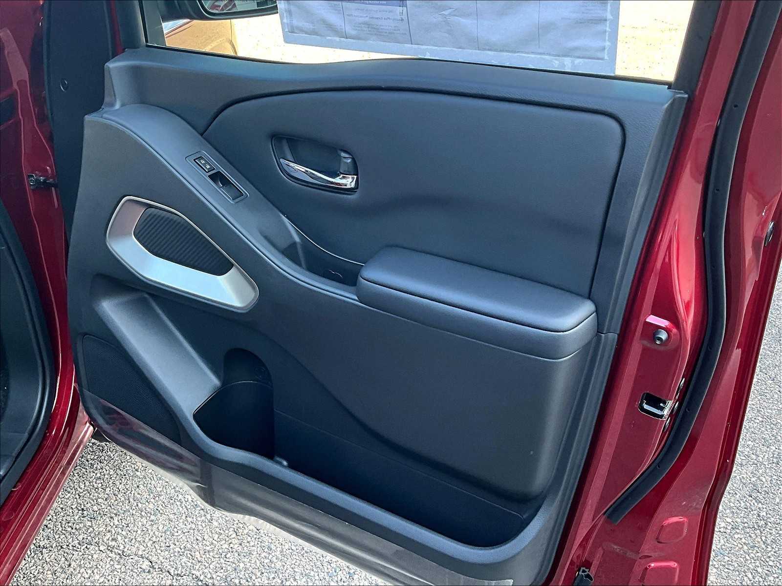 2025 Nissan Frontier SV photo 10