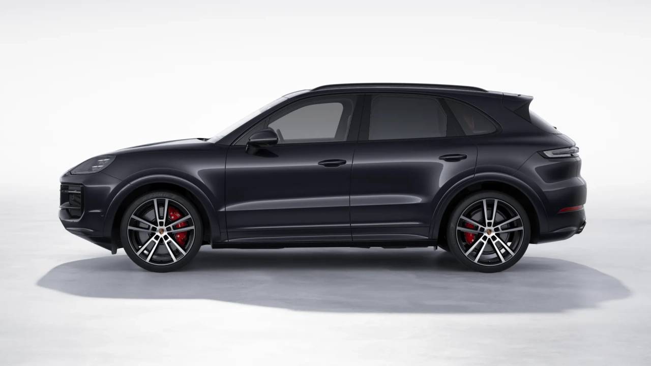 2026 Porsche Cayenne GTS photo 2