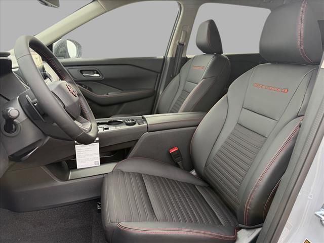 2025 Nissan Rogue SV photo 15