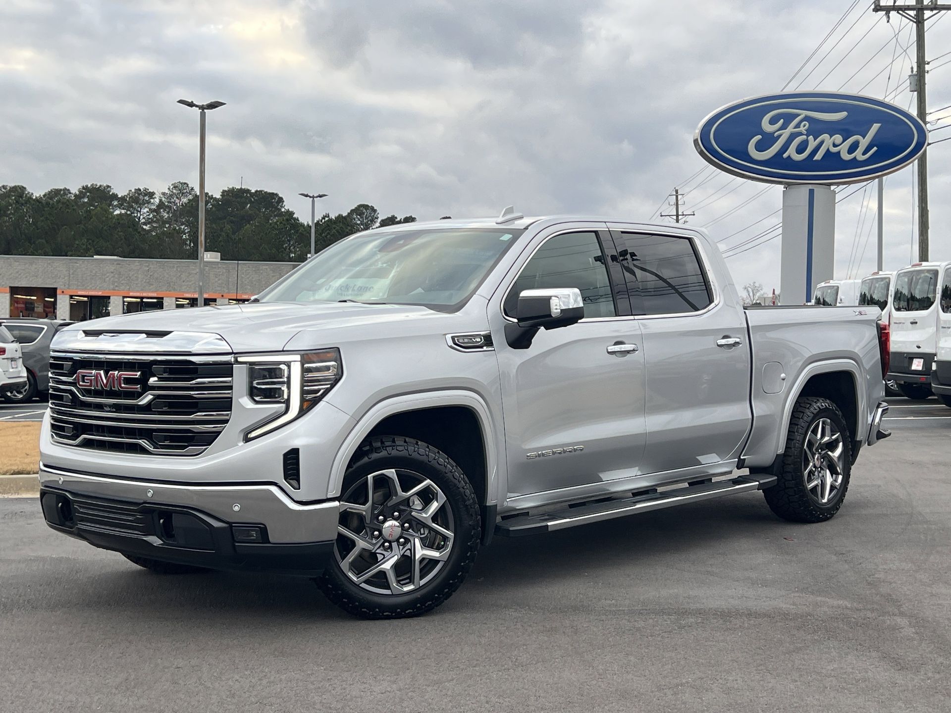 2022 GMC Sierra 1500 SLT's photo