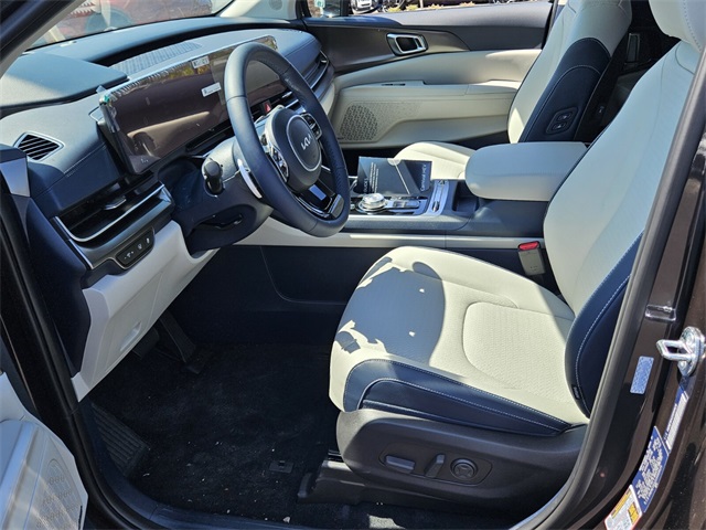 2025 Kia Carnival SX Prestige photo 4