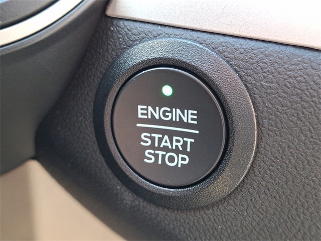 2022 Ford Escape SEL photo 21