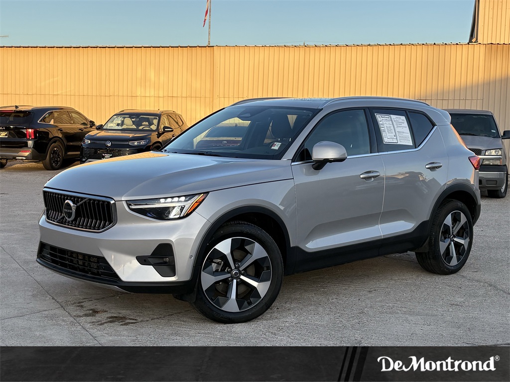 2025 Volvo XC40 Plus's photo