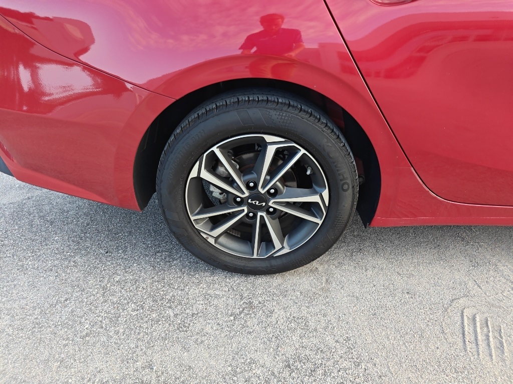 2024 Kia Forte LXS photo 9