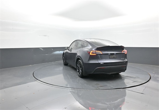 2024 Tesla Model Y Long Range photo 3