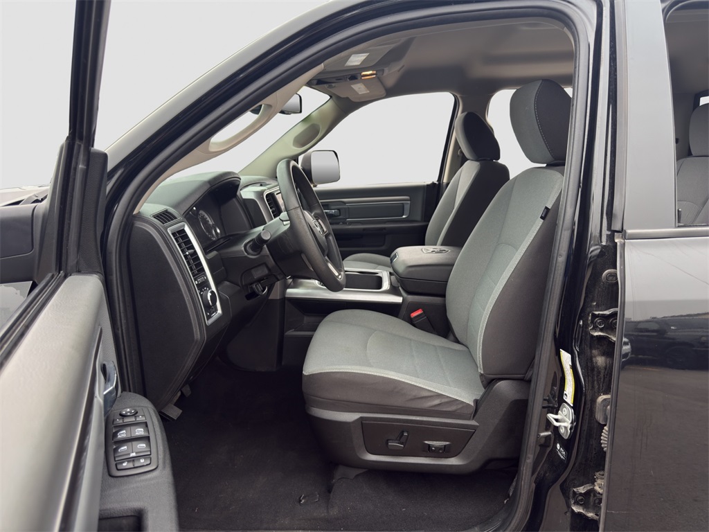 2023 Ram 1500 Classic SLT photo 9